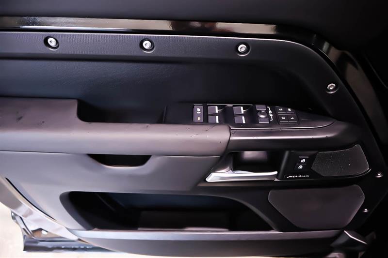 land rover Defender 2025 - 26