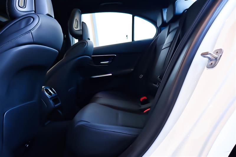 mercedes-benz C-Class 2024 - 27