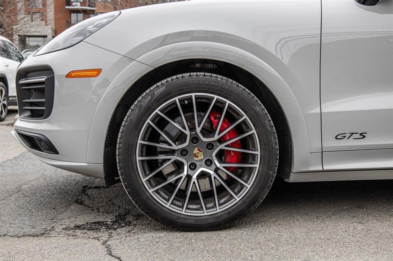 2023 Porsche Cayenne - Image 11