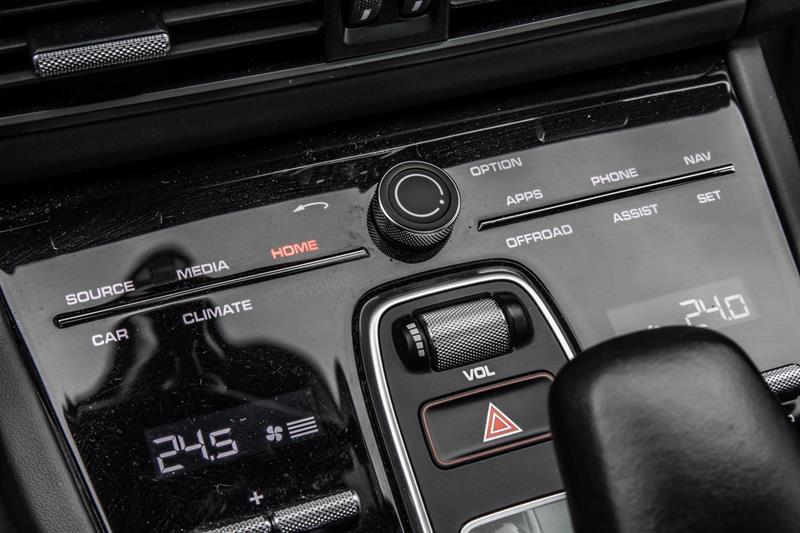 2023 Porsche Cayenne - Image 30