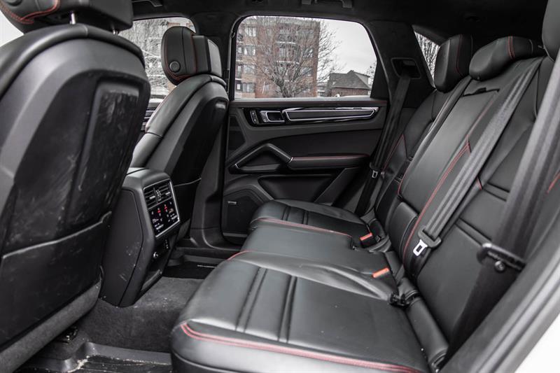2023 Porsche Cayenne - Image 37