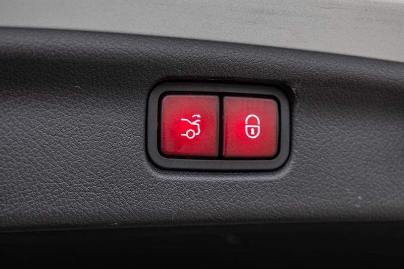 2023 Mercedes-Benz C-Class - Image 21