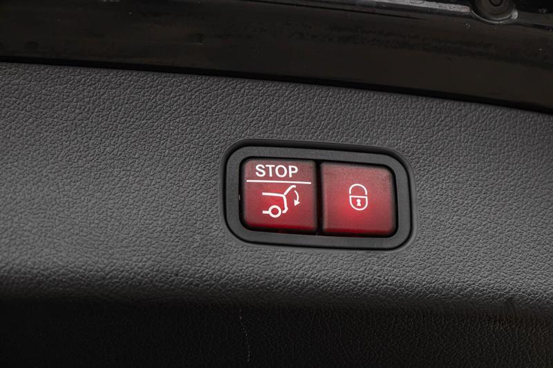 2023 Mercedes-Benz GLC - Image 20