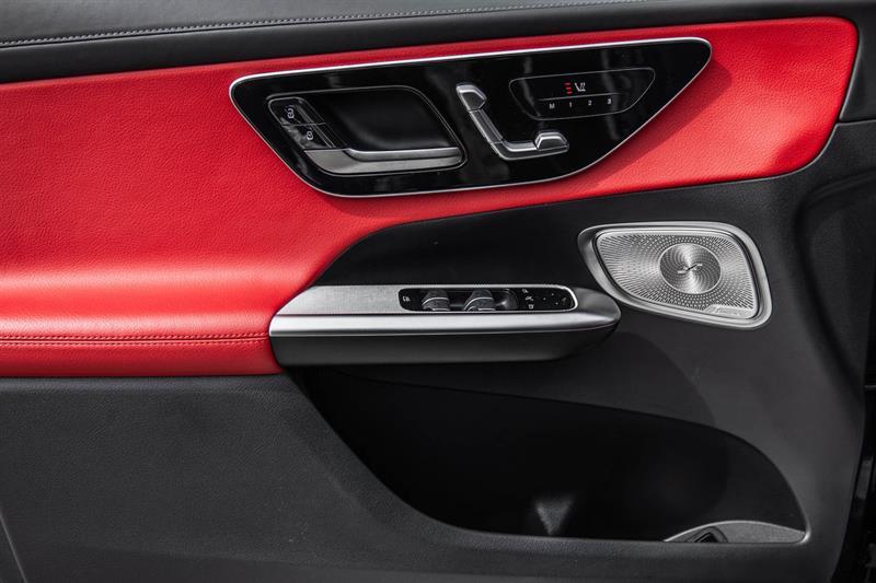 2024 Mercedes-Benz GLC - Image 12