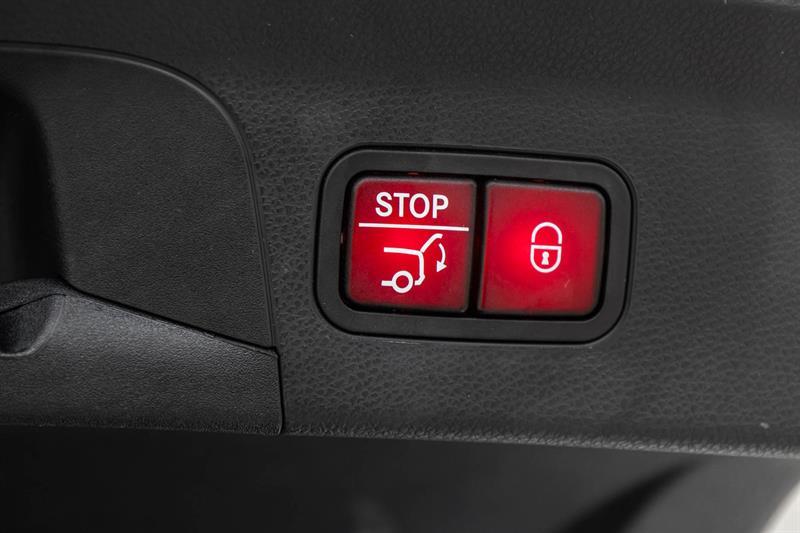 2023 Mercedes-Benz GLC - Image 20