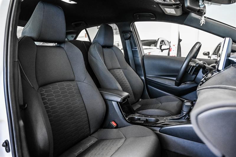 2023 Toyota Corolla - Image 31