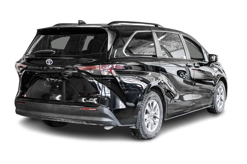 2023 Toyota Sienna - Image 4