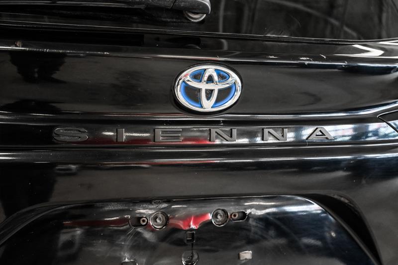 2023 Toyota Sienna - Image 9