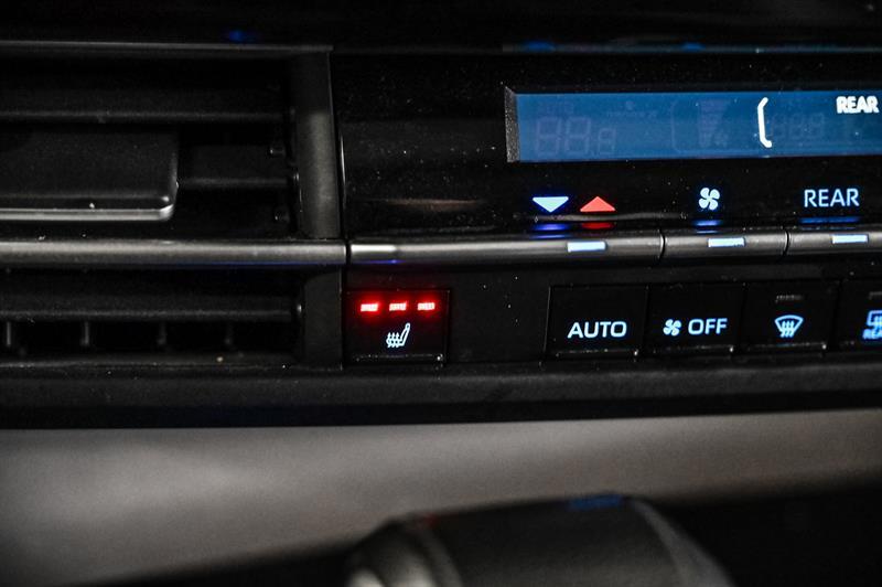 2023 Toyota Sienna - Image 26