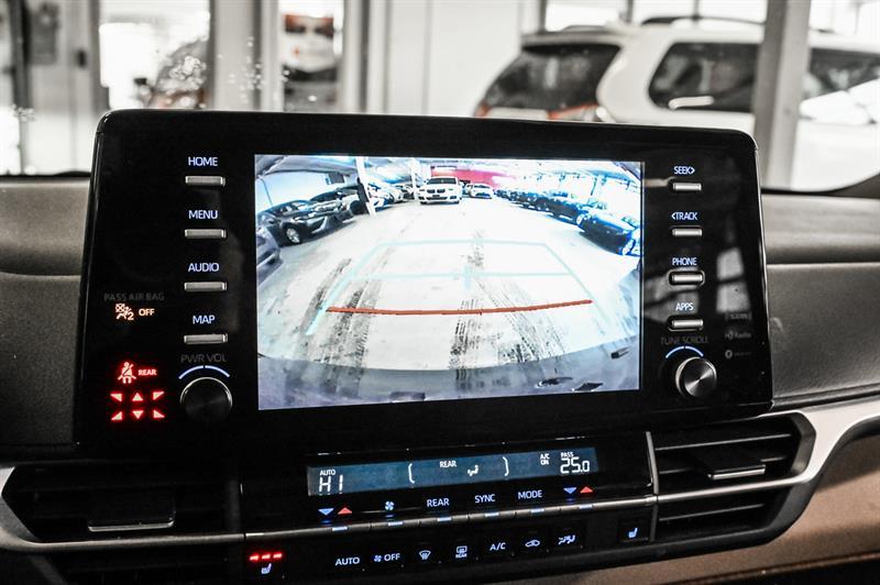 2023 Toyota Sienna - Image 30