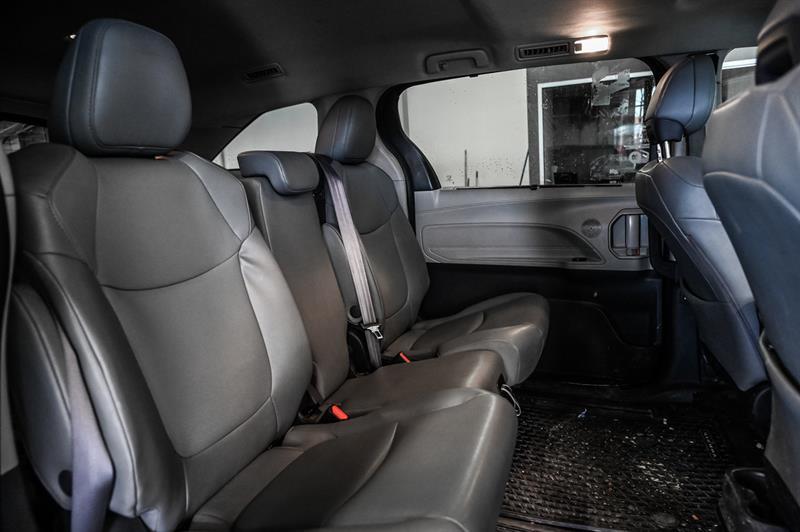 2023 Toyota Sienna - Image 31