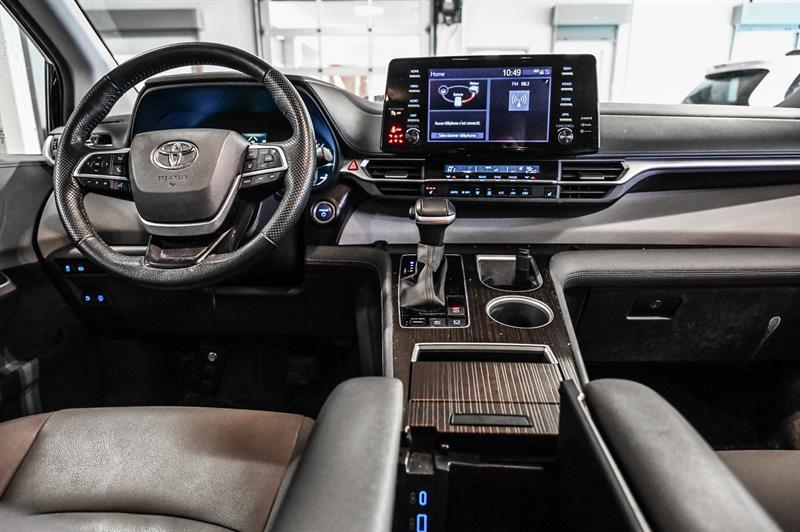 2023 Toyota Sienna - Image 32
