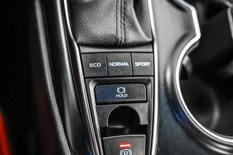 2020 Toyota Camry - Image 20