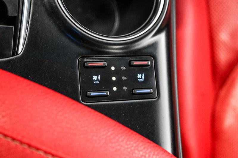 2020 Toyota Camry - Image 21