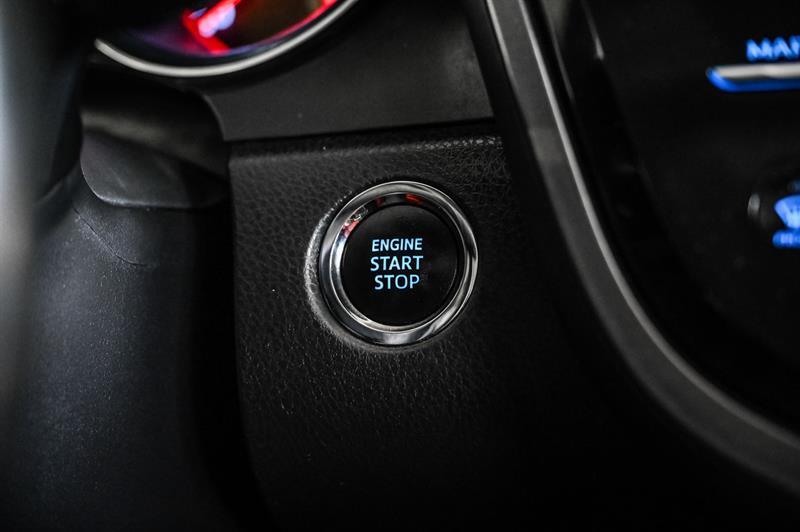 2020 Toyota Camry - Image 23