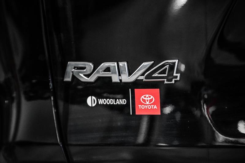 2025 Toyota RAV4 - Image 7