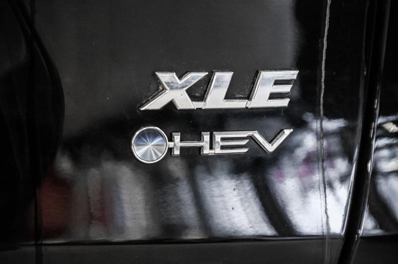 2025 Toyota RAV4 - Image 9