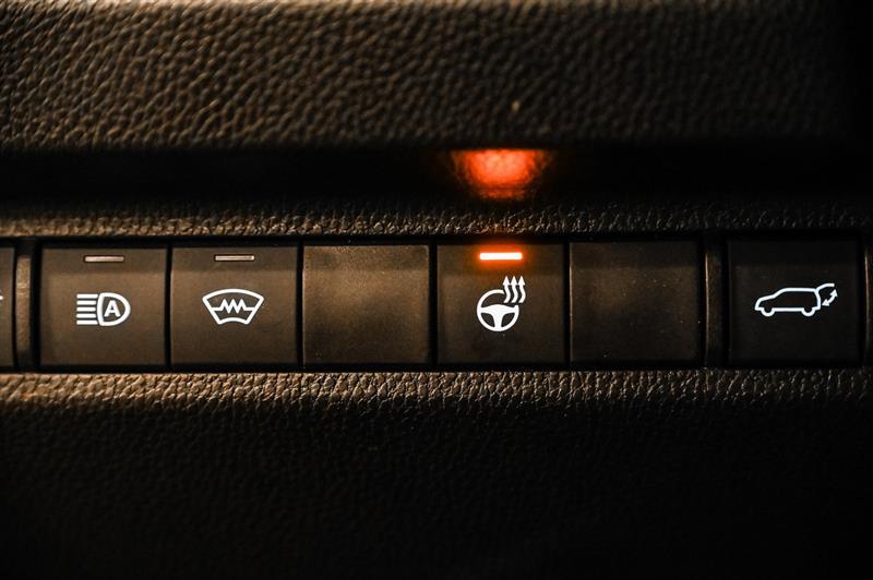 2025 Toyota RAV4 - Image 15