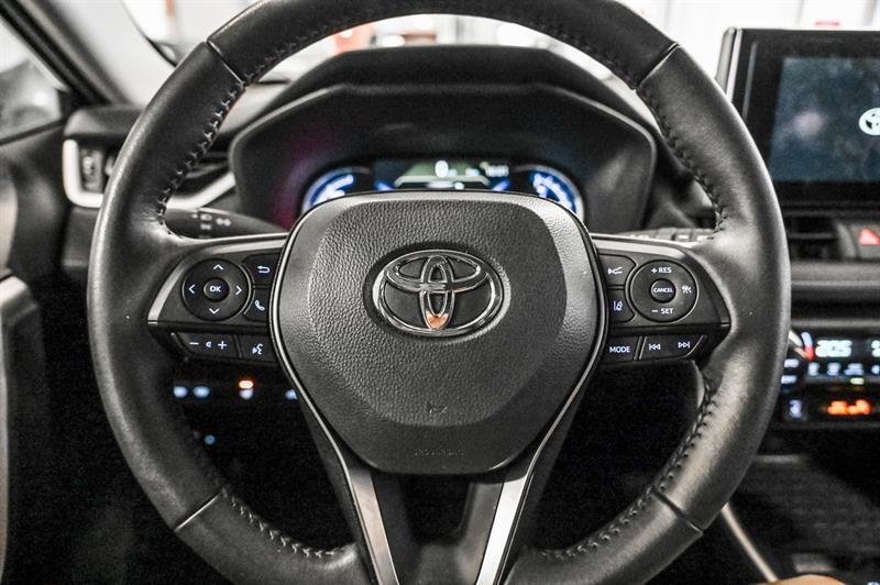 2025 Toyota RAV4 - Image 17