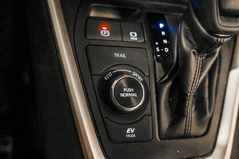 2025 Toyota RAV4 - Image 22