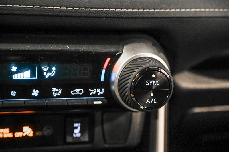 2025 Toyota RAV4 - Image 26