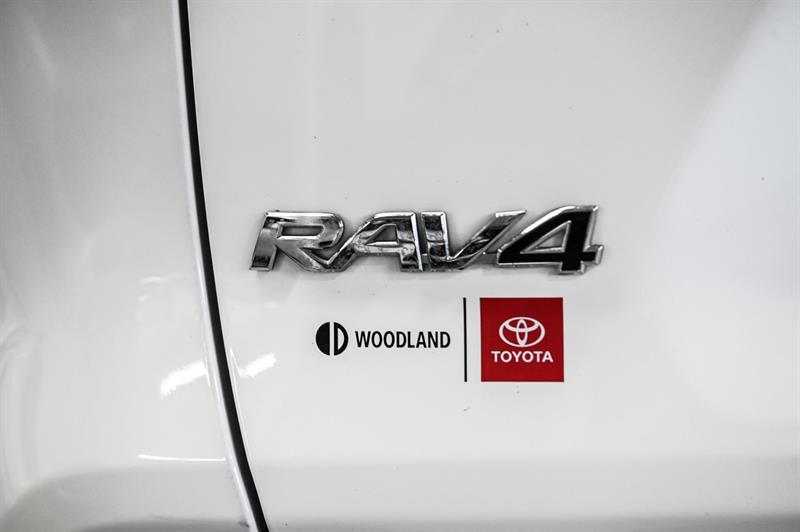 2022 Toyota RAV4 - Image 9