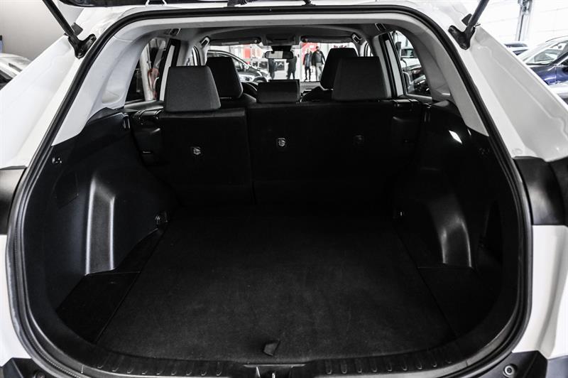 2022 Toyota RAV4 - Image 11
