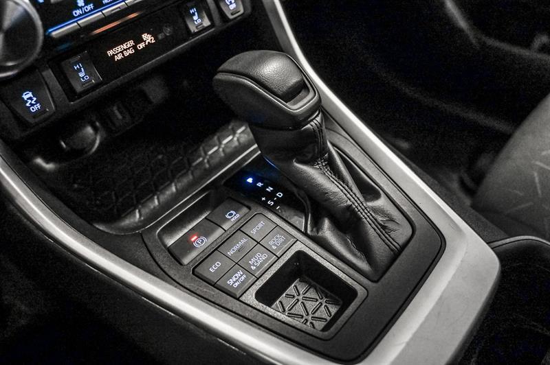 2022 Toyota RAV4 - Image 19