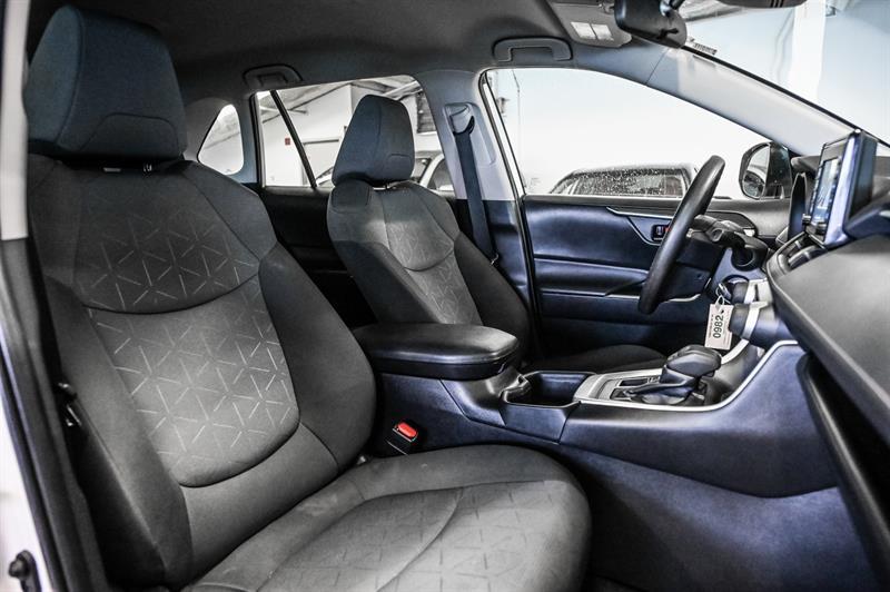 2022 Toyota RAV4 - Image 32