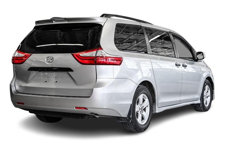 2019 Toyota Sienna - Image 6