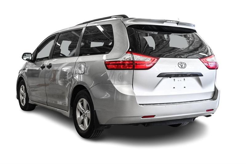 2019 Toyota Sienna - Image 10