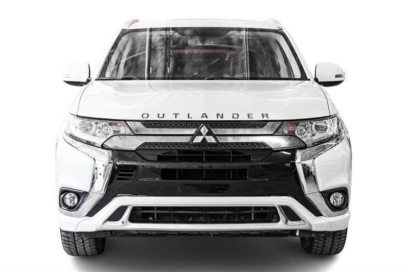 2020 Mitsubishi Outlander - Image 2