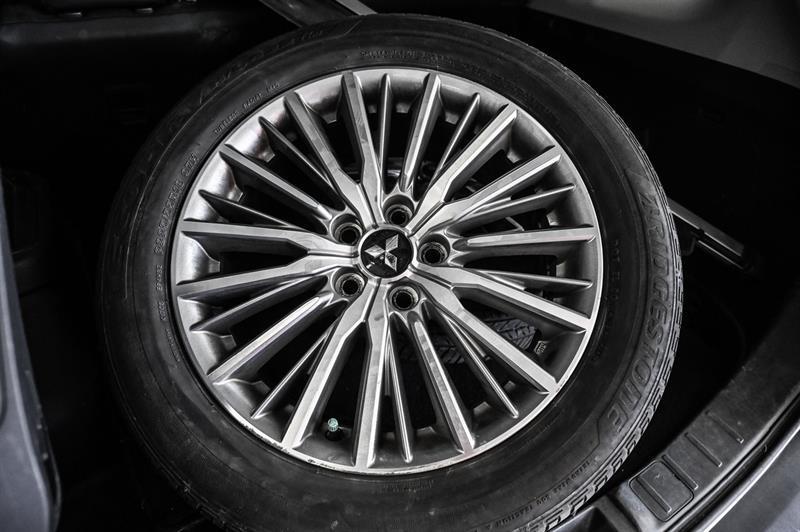 2020 Mitsubishi Outlander - Image 20