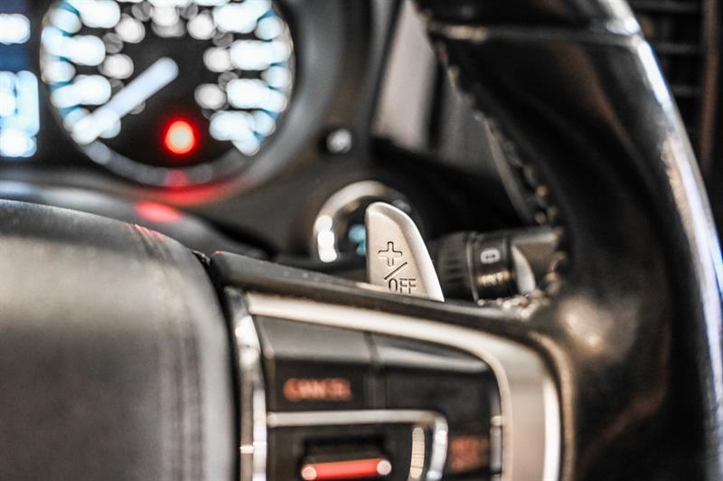 2020 Mitsubishi Outlander - Image 25