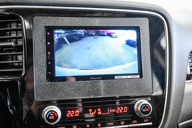 2020 Mitsubishi Outlander - Image 32