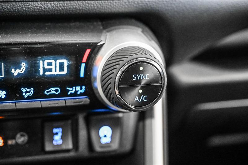 2021 Toyota RAV4 - Image 28