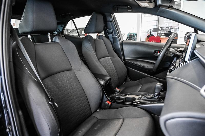 2023 Toyota Corolla - Image 32