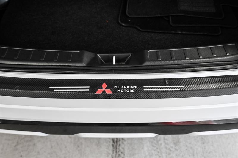 2025 Mitsubishi Eclipse - Image 18