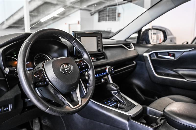2020 Toyota RAV4 - Image 11