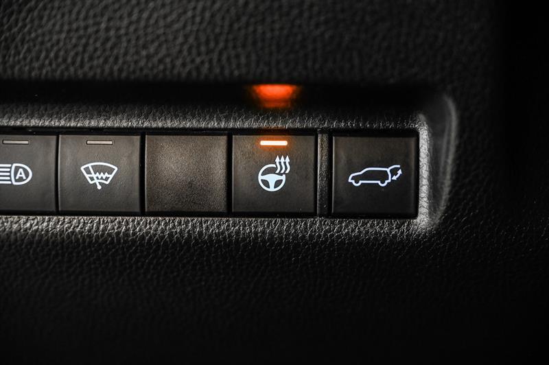 2020 Toyota RAV4 - Image 13