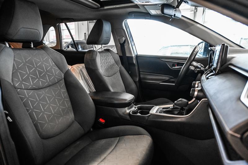 2020 Toyota RAV4 - Image 31