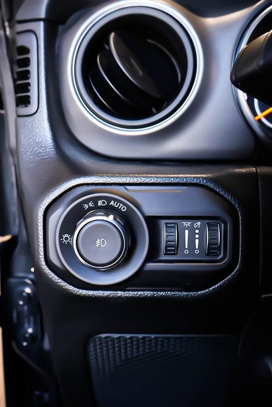 jeep Wrangler 2022 - 25