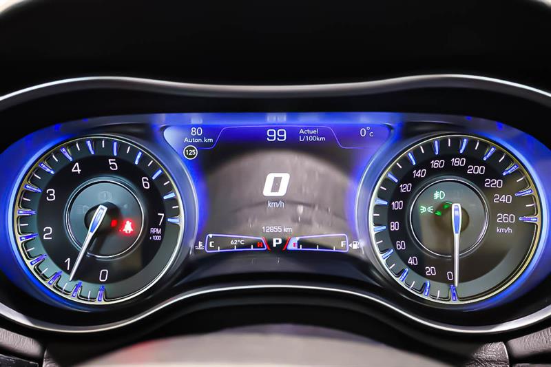 chrysler 300 2023 - 21