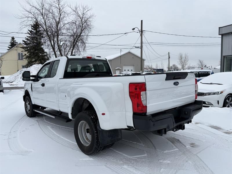 ford Super Duty F-350 a roues arrière jumelées 2022 - 2
