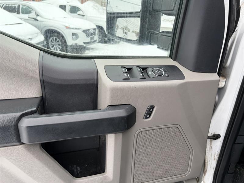 ford Super Duty F-350 a roues arrière jumelées 2022 - 9