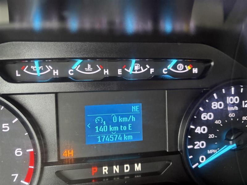 ford Super Duty F-350 a roues arrière jumelées 2022 - 10