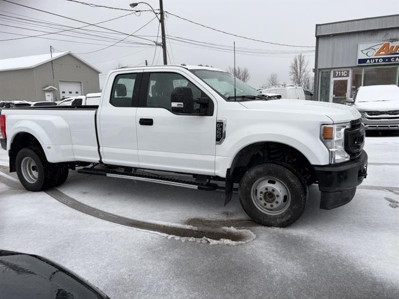 ford Super Duty F-350 a roues arrière jumelées 2022 - 16