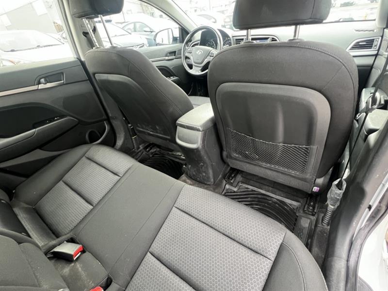 hyundai Elantra 2017 - 24