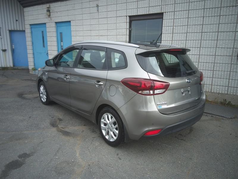 kia Rondo 2017 - 4