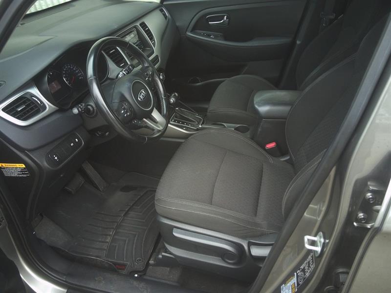 kia Rondo 2017 - 6